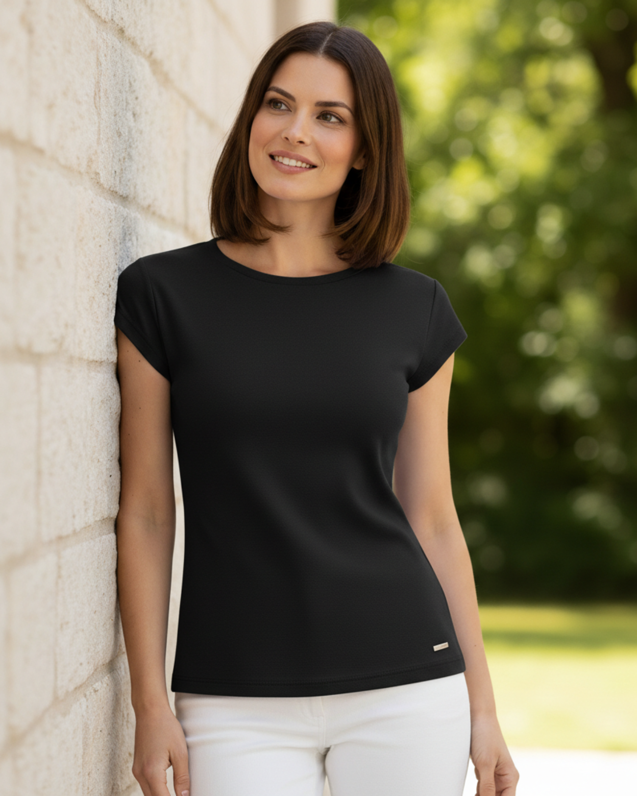 Blusa Básica Feminina Marialícia Manga Curta em Algodão Preta