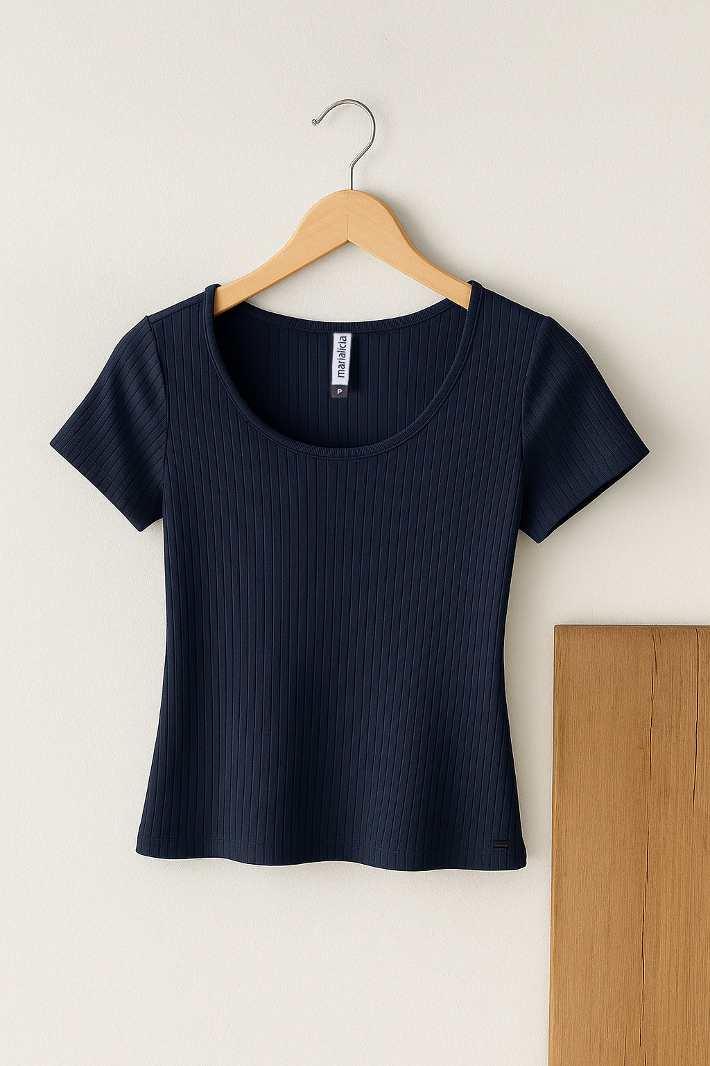 Blusa Marialícia Manga Curta Canelada Azul Marinho