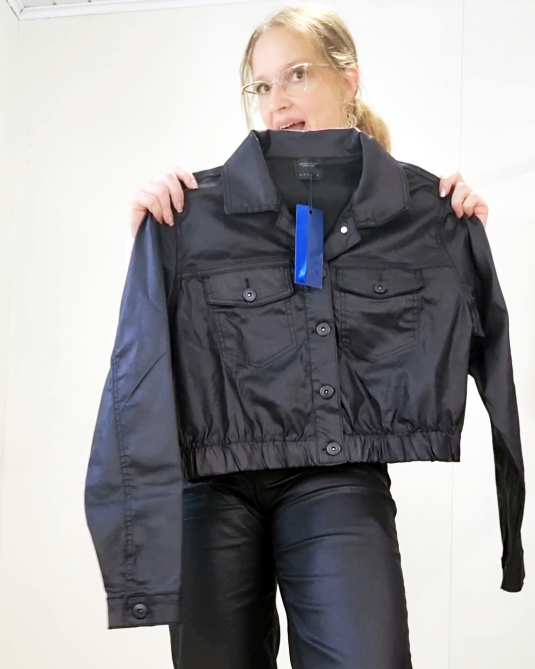 Jaqueta Jeans Resinada Feminina Oppnus Preta