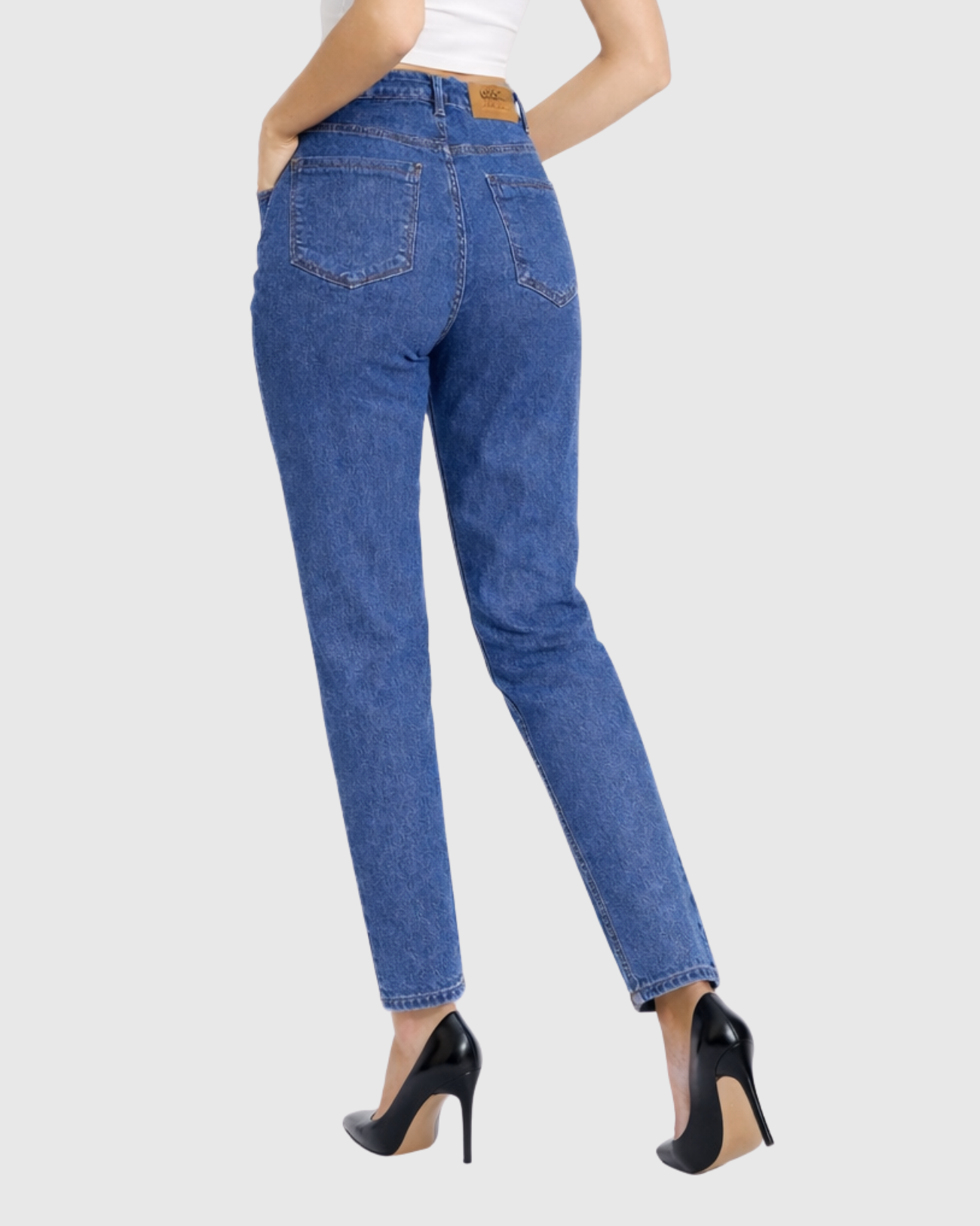 Calça Mom Jeans Oppnus Feminina Cintura Alta com Modelagem Larga -