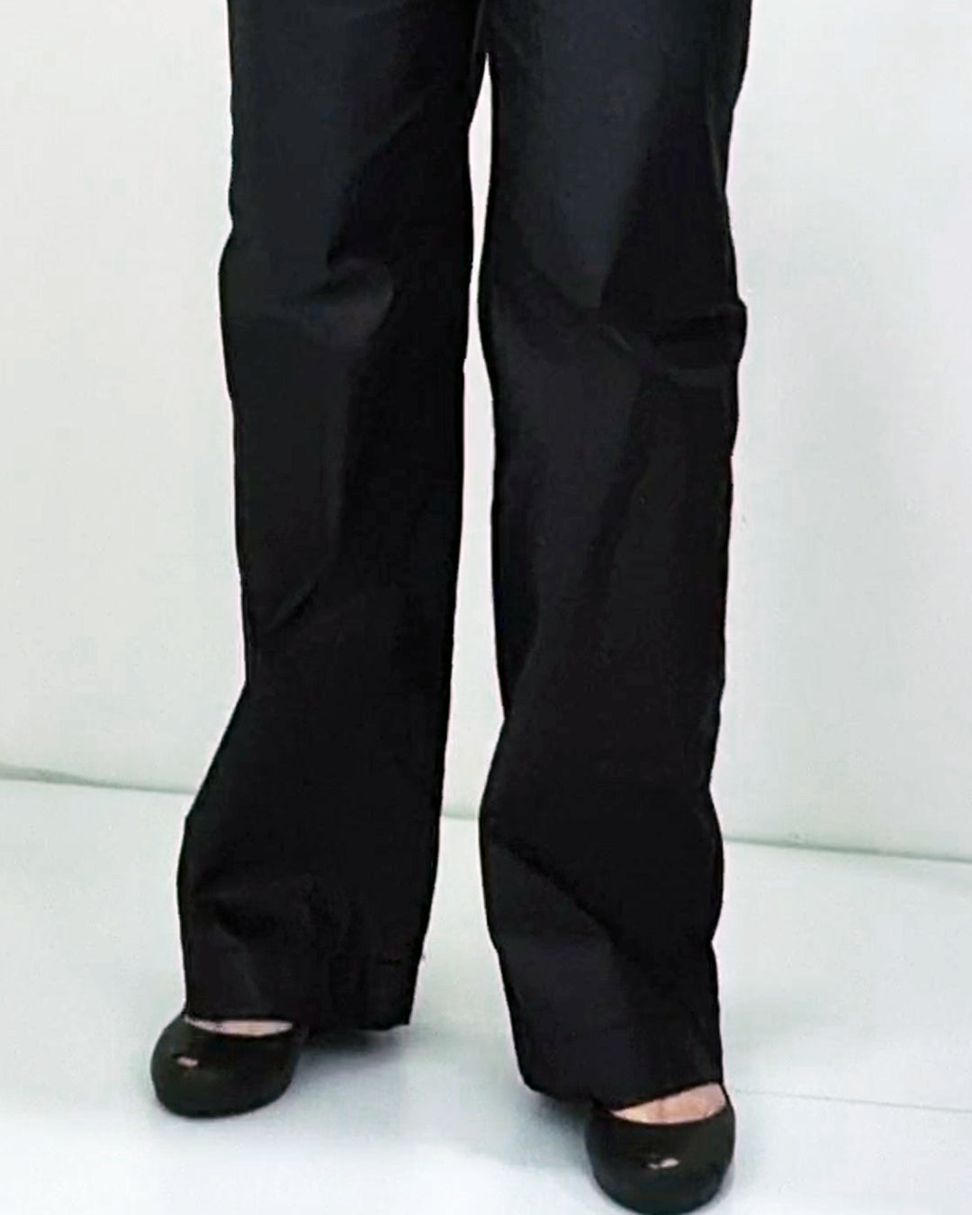 Calça Resinada Wide Leg Flare Preta – Cintura Alta