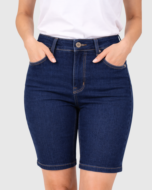 Bermuda Jeans Feminina Oppnus Cintura Alta até o Joelho