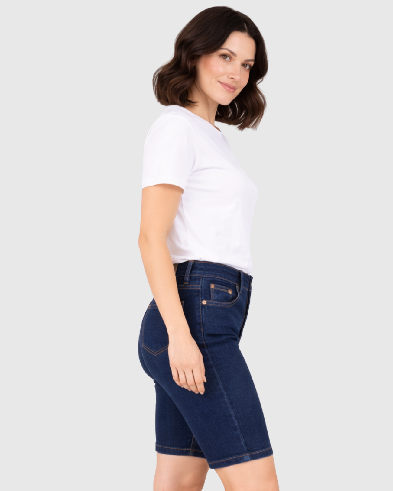 Bermuda Jeans Feminina Oppnus Cintura Alta até o Joelho