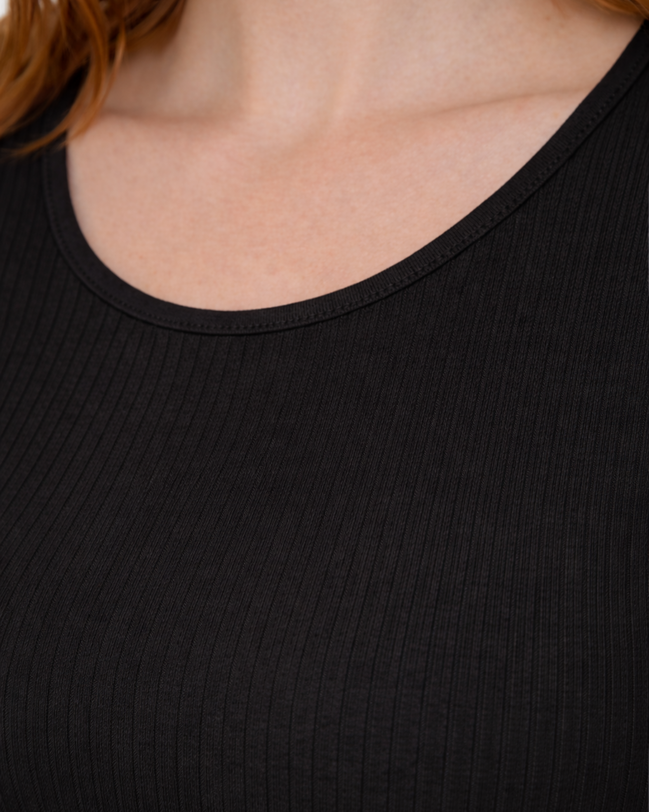 Blusa Básica Feminina Marialícia Manga Curta Canelada Preta