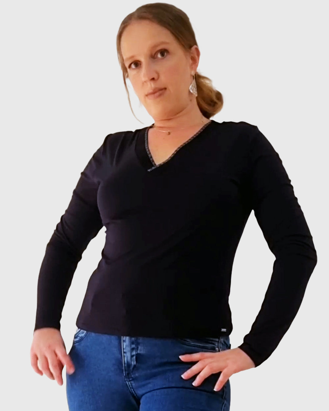 Blusa Manga Longa Decote V Preta