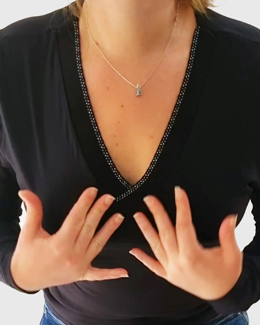 Blusa Manga Longa Decote V Preta