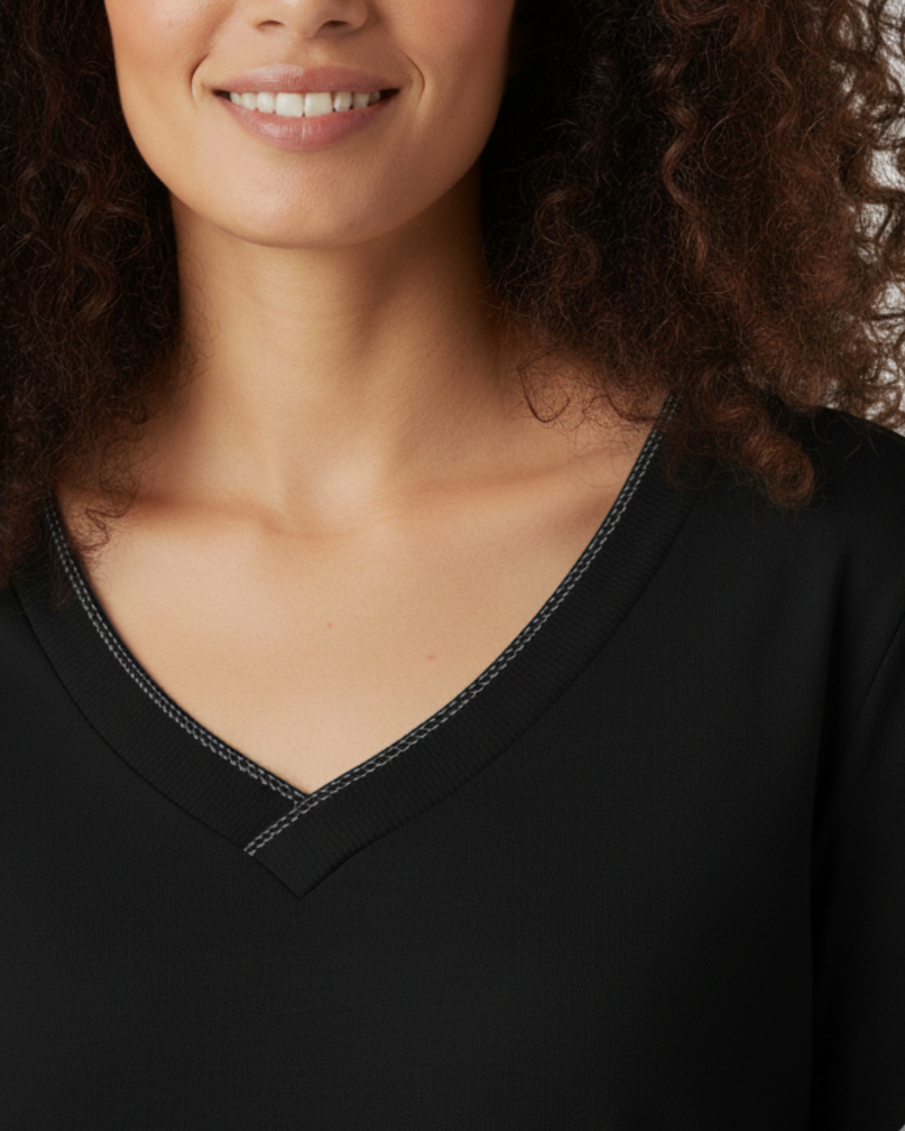 Blusa Manga Longa Preta com Decote V Feminina – Marialícia