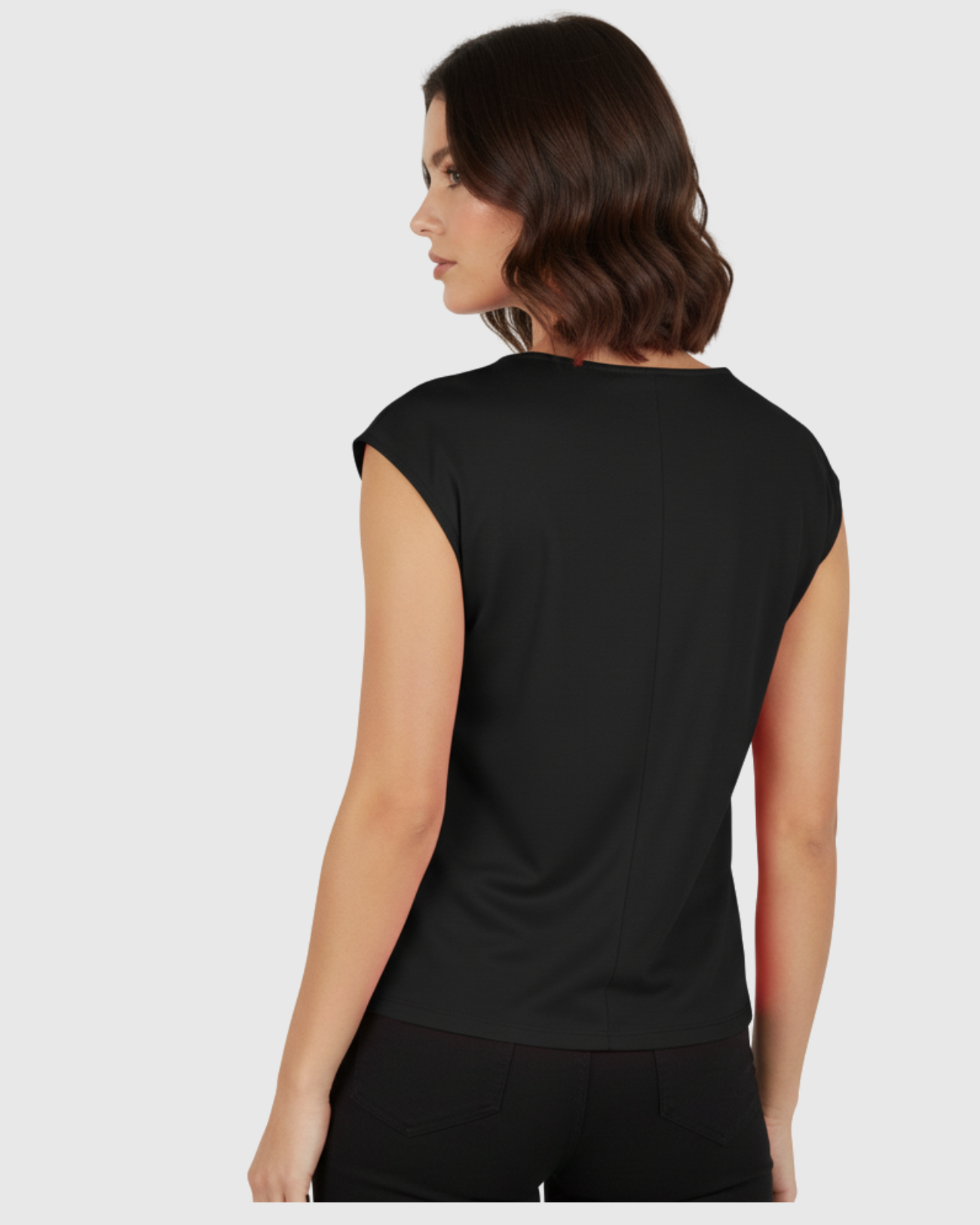 Blusa Preta Feminina Marialícia com Gola Drapeada (Gola Boba) -