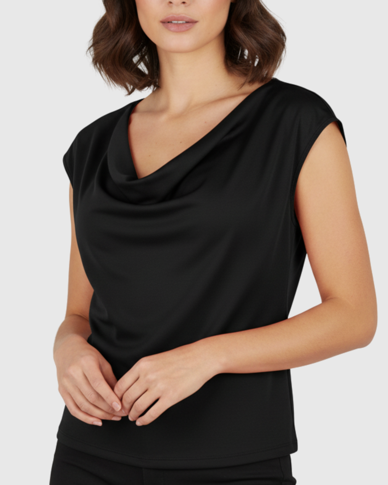 Blusa Preta Feminina Marialícia com Gola Drapeada (Gola Boba) -