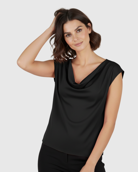 Blusa Preta Feminina Marialícia com Gola Drapeada (Gola Boba)