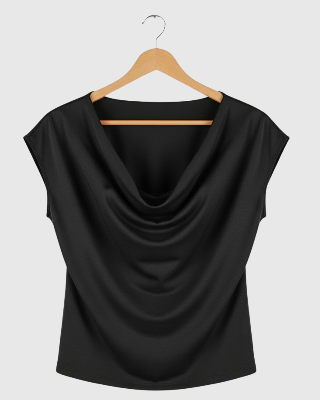 Blusa Preta Feminina Marialícia com Gola Drapeada (Gola Boba) -