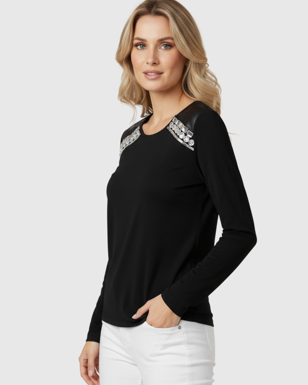 Blusa Preta Feminina Manga Longa com Pedraria – Nega Rio