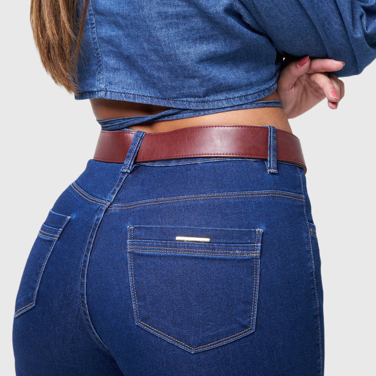 Calça Oppnus Bootcut Jeans Cintura Alta com Cinto -