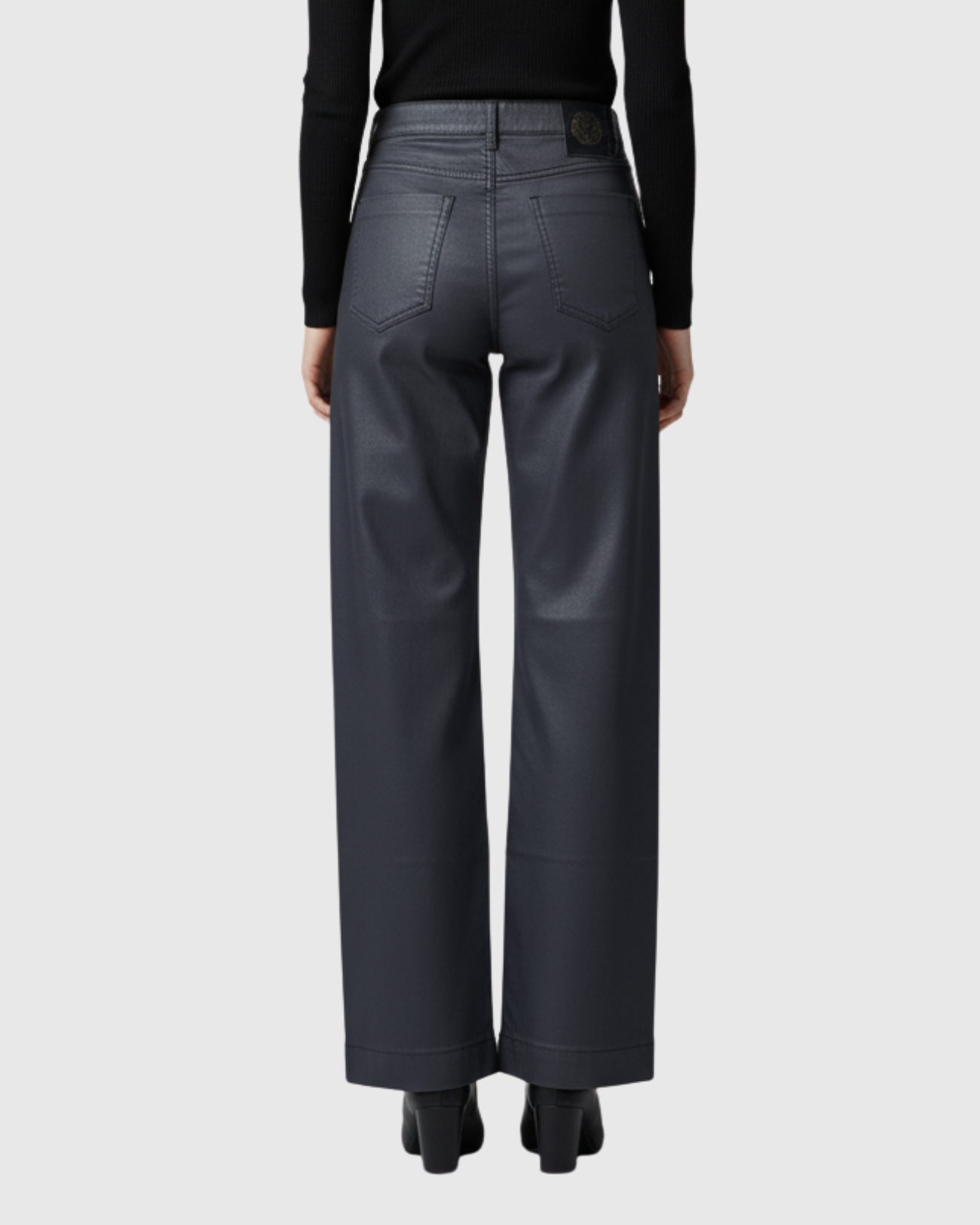 Calça Resinada Preta Feminina Wide Leg Flare com Cintura Alta