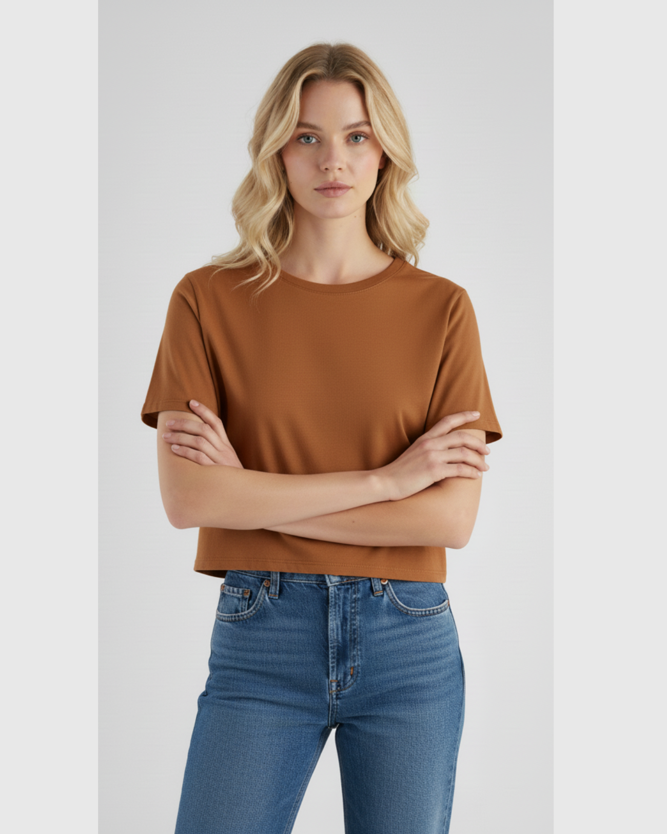Camiseta Cropped Básica Feminina Marialícia Manga Curta Marrom