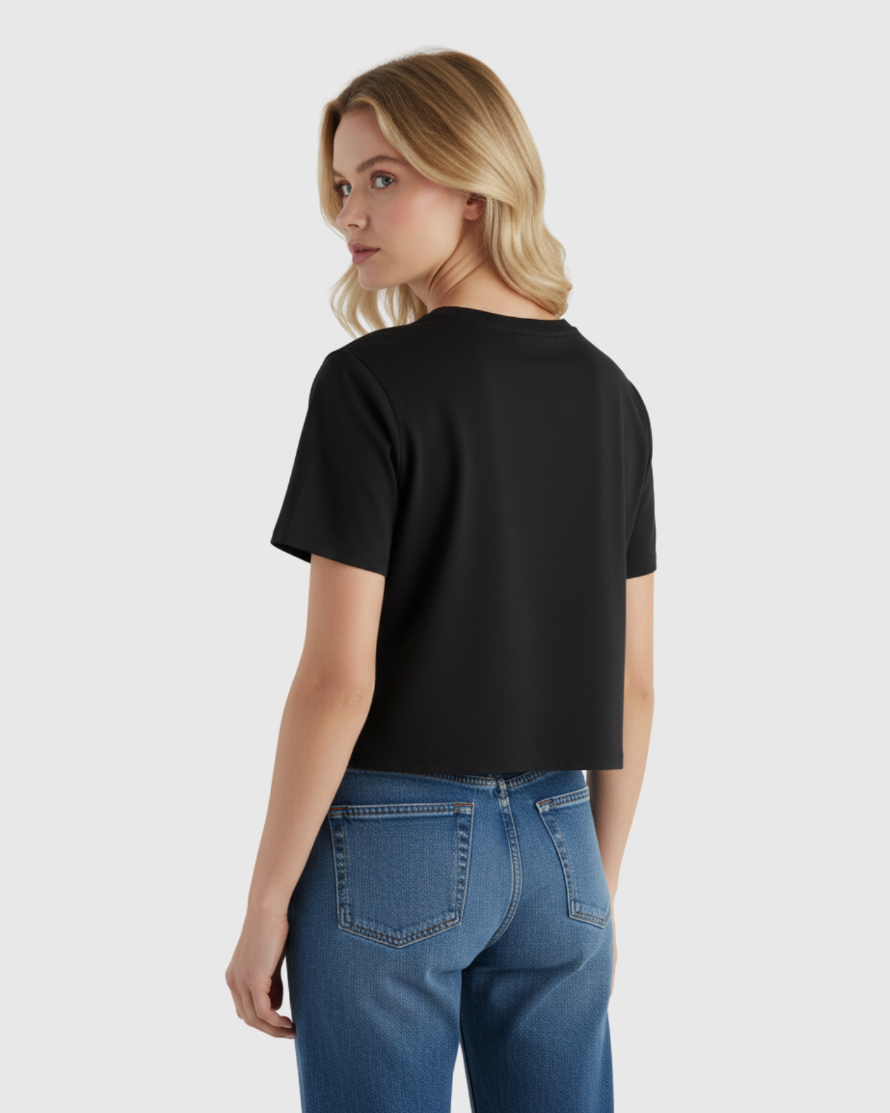 Camiseta Cropped Básica Feminina Preta em Algodão – Marialícia -