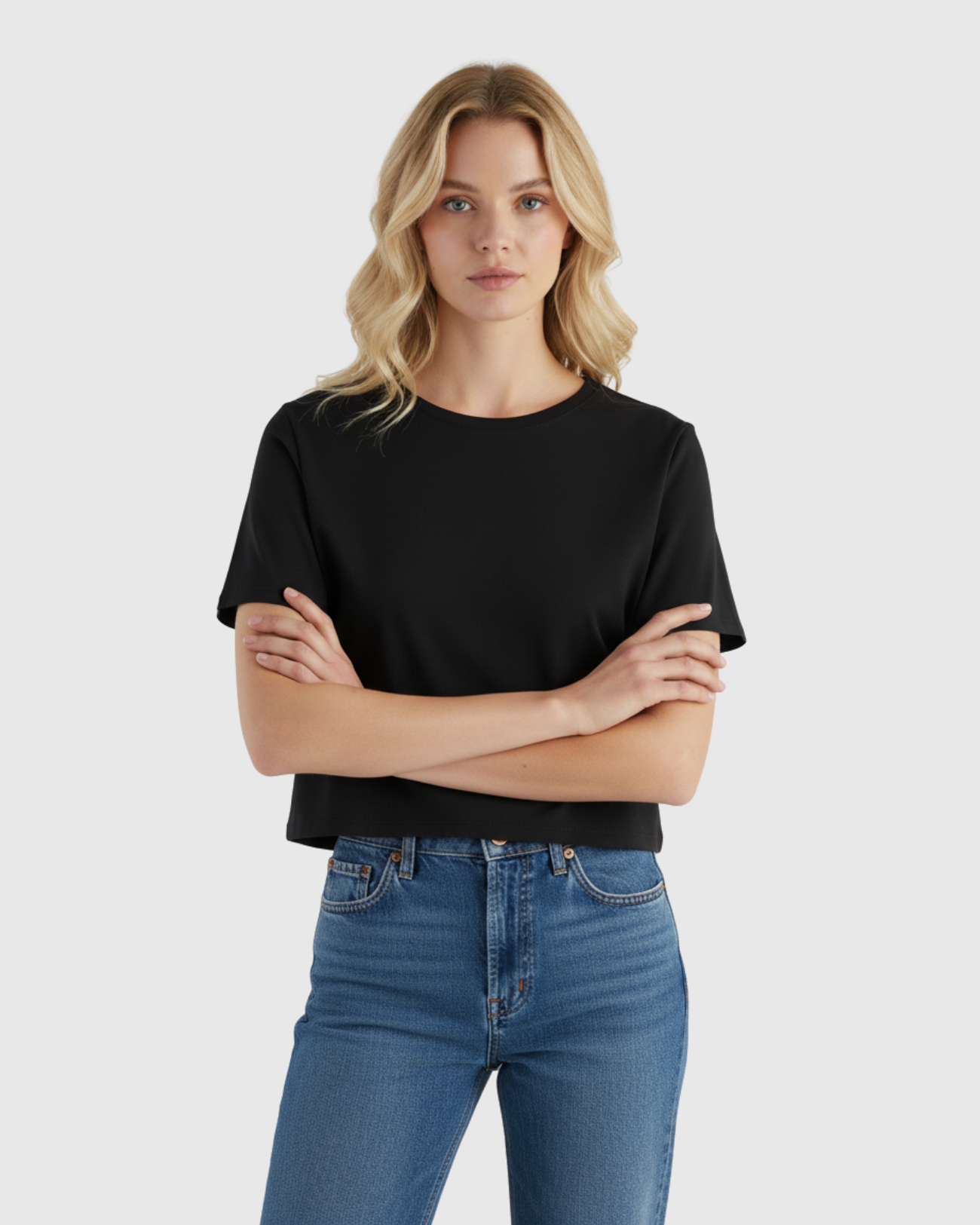 Camiseta Cropped Básica Feminina Preta em Algodão – Marialícia -