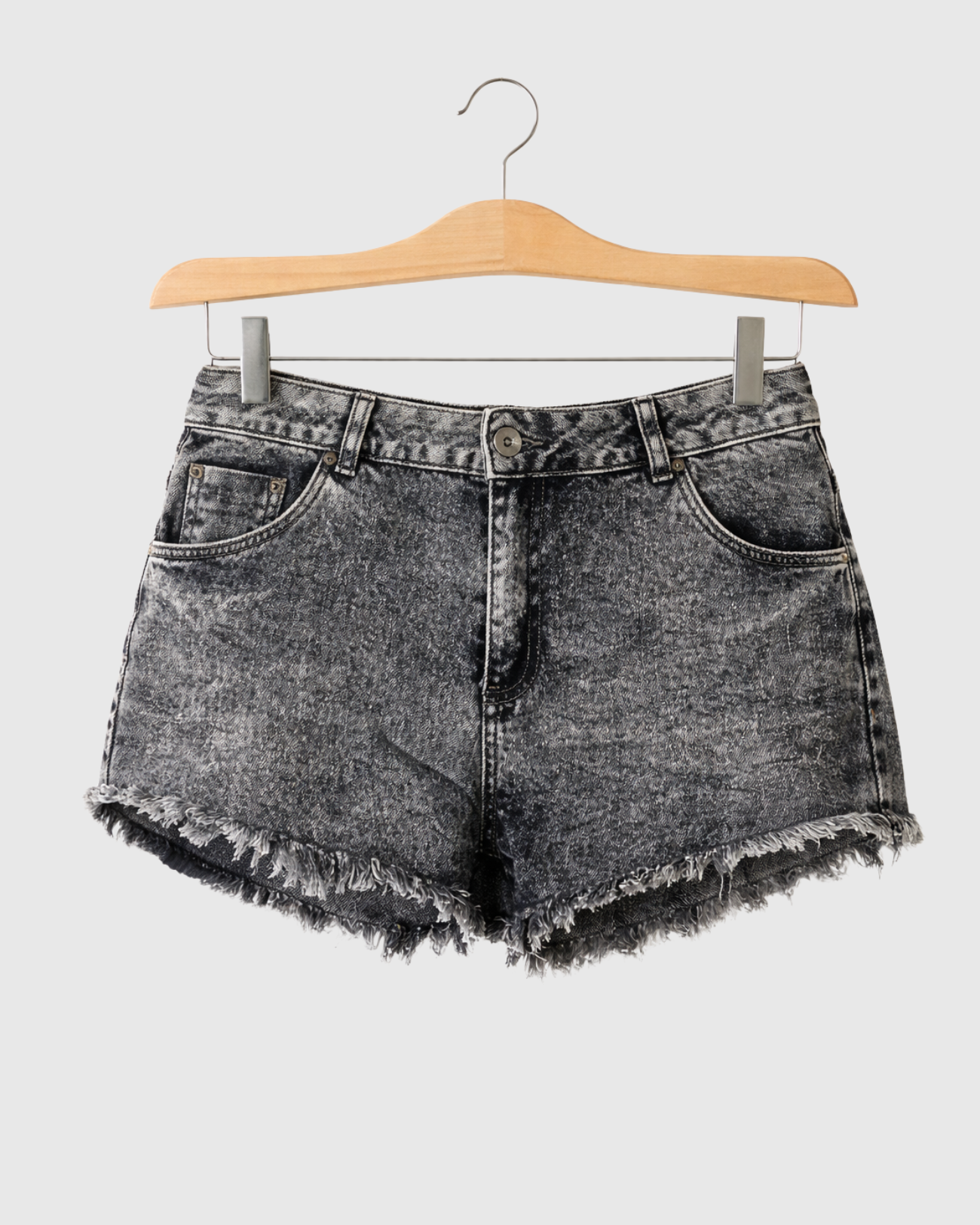 Shorts Jeans Feminino Lebôh Cintura Média Preto com Barra Desfiada